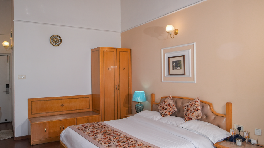 hotel neelesh inn a luxury lake view hotel 20 kms from nainital
