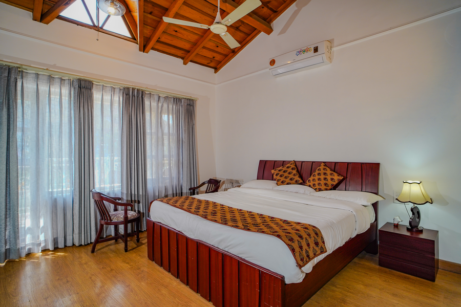 hotel neelesh inn a luxury lake view hotel 20 kms from nainital