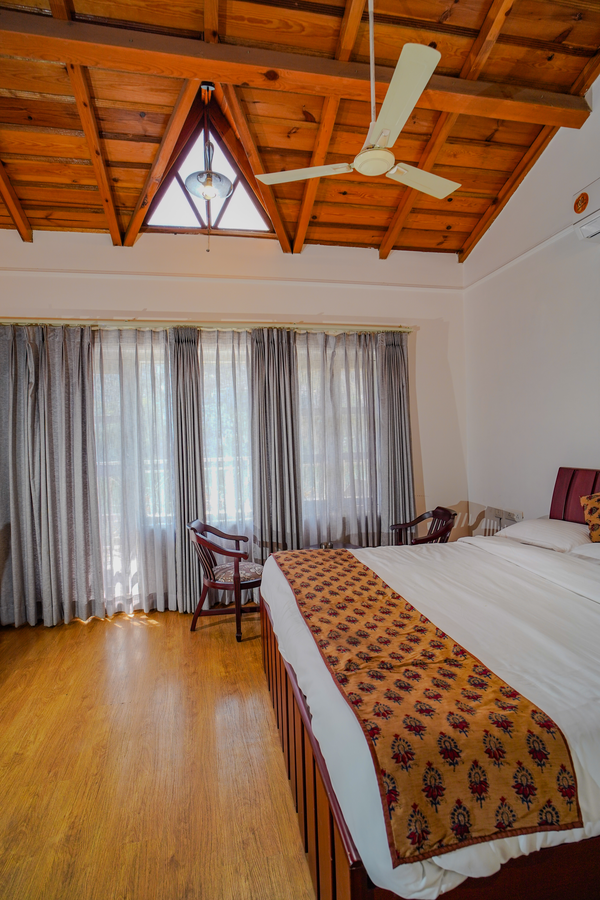 hotel neelesh inn a luxury lake view hotel 20 kms from nainital