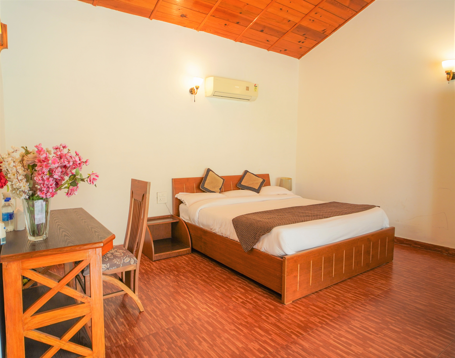 hotel neelesh inn a luxury lake view hotel 20 kms from nainital