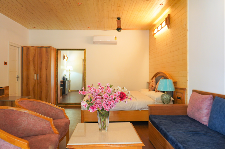 hotel neelesh inn a luxury lake view hotel 20 kms from nainital