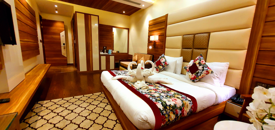 hotel makhan residency