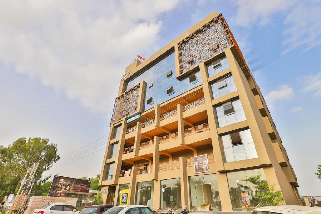 Hotel Royal Square By Sky Stays,Chandkheda Ahmedabad,3 star
