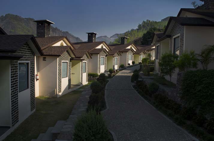 Latigre Resort,Bhatrojkhan>>Almora,4 star