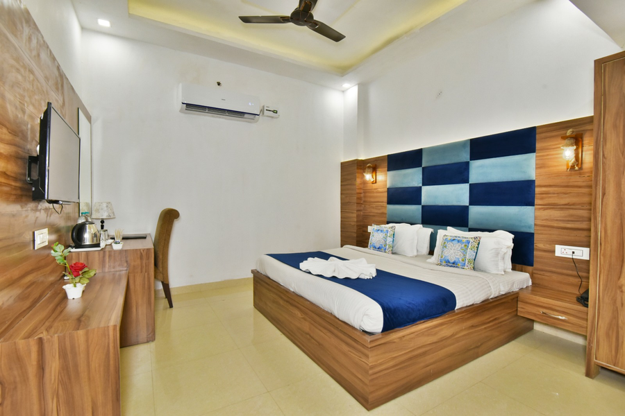 hotel sallow international