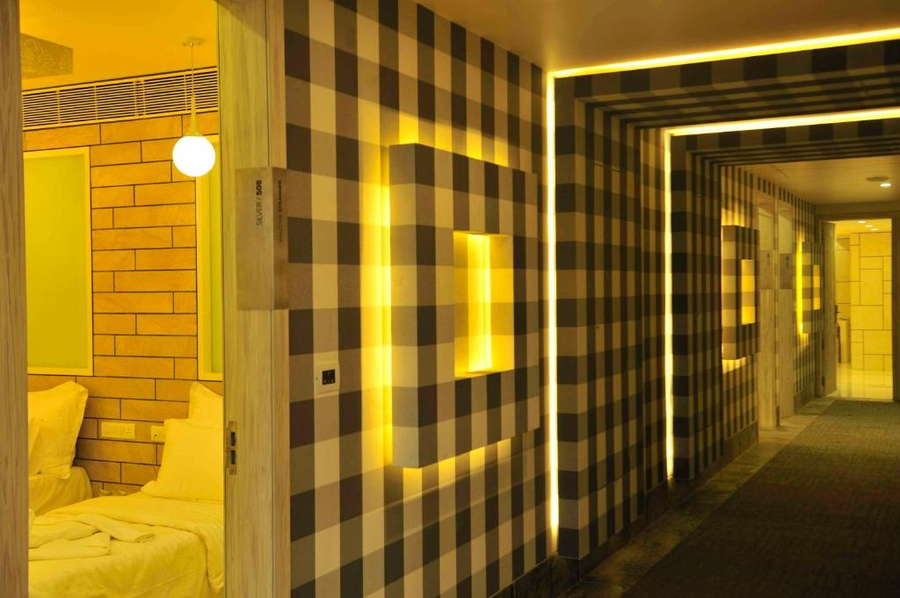 Hotel El Dorado,Near Nehru Bridge,3 star