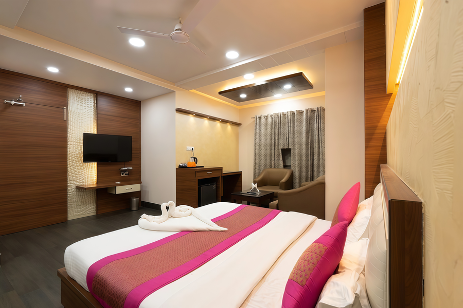 Manas Continental,Near Gorakhpur Junction Railway Station,3 star