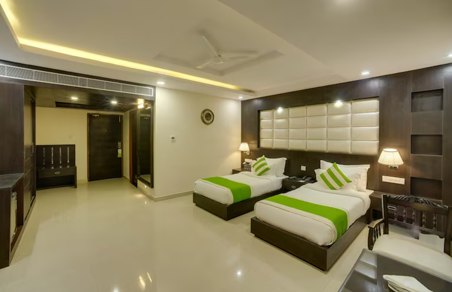 hotel di arch lucknow