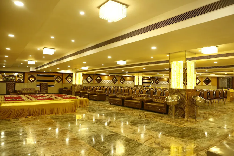 hotel di arch lucknow