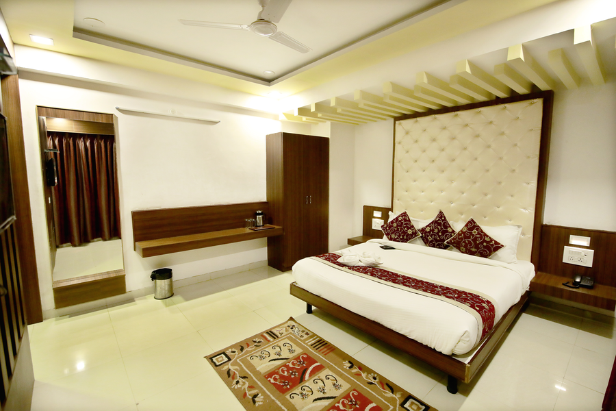 Hotel Sunflower photo 2
