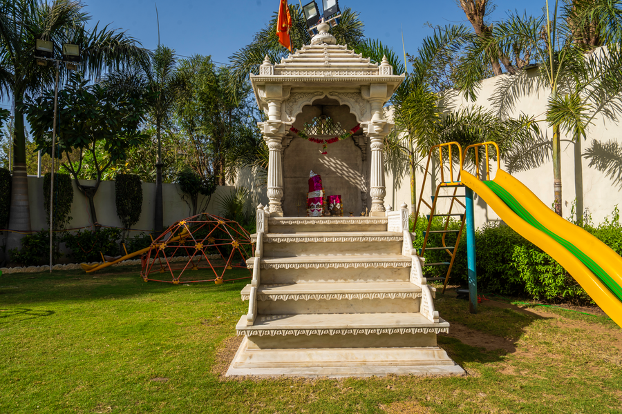 Hotel Chandrawati Palace,Ricco Colony,3 star