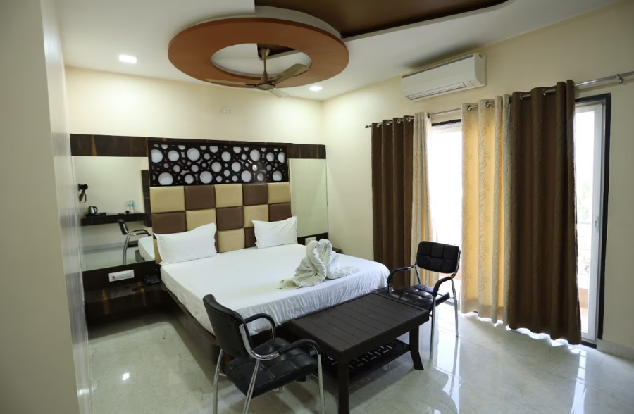 ishwar nain hotel