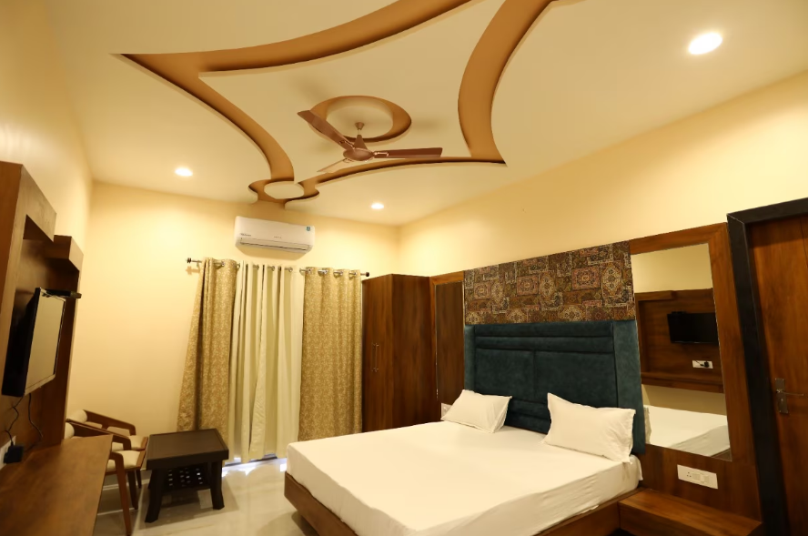ishwar nain hotel