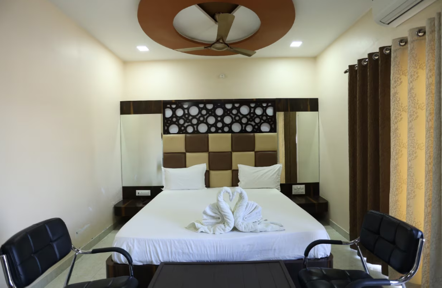 ishwar nain hotel