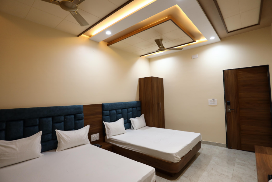 ishwar nain hotel