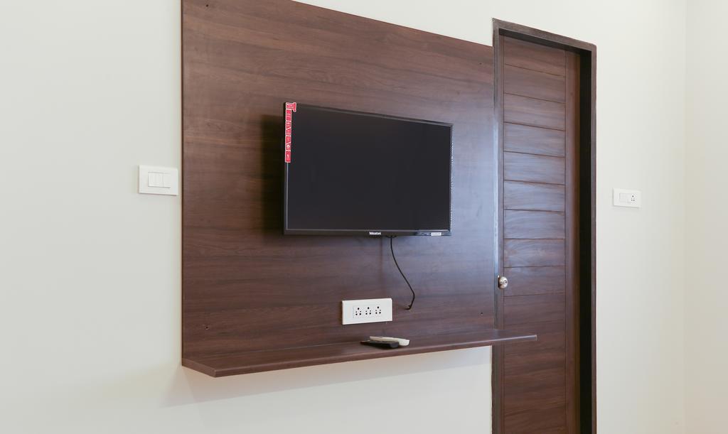 treebo hi line apartments kalapatti