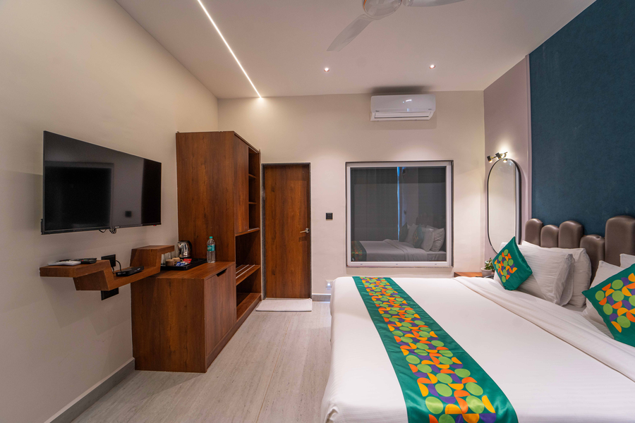 treebo winter town venna lake