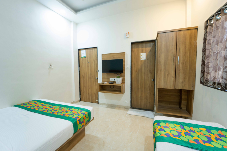 treebo winter town venna lake