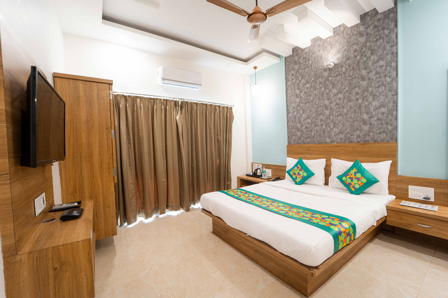 treebo winter town venna lake