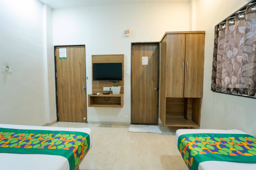 treebo winter town venna lake