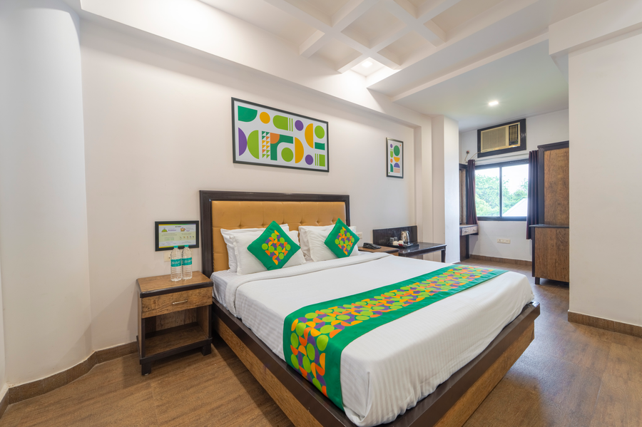 treebo shivam inn near singapore mall