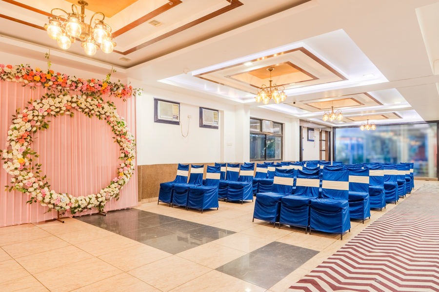 treebo shivam inn near singapore mall