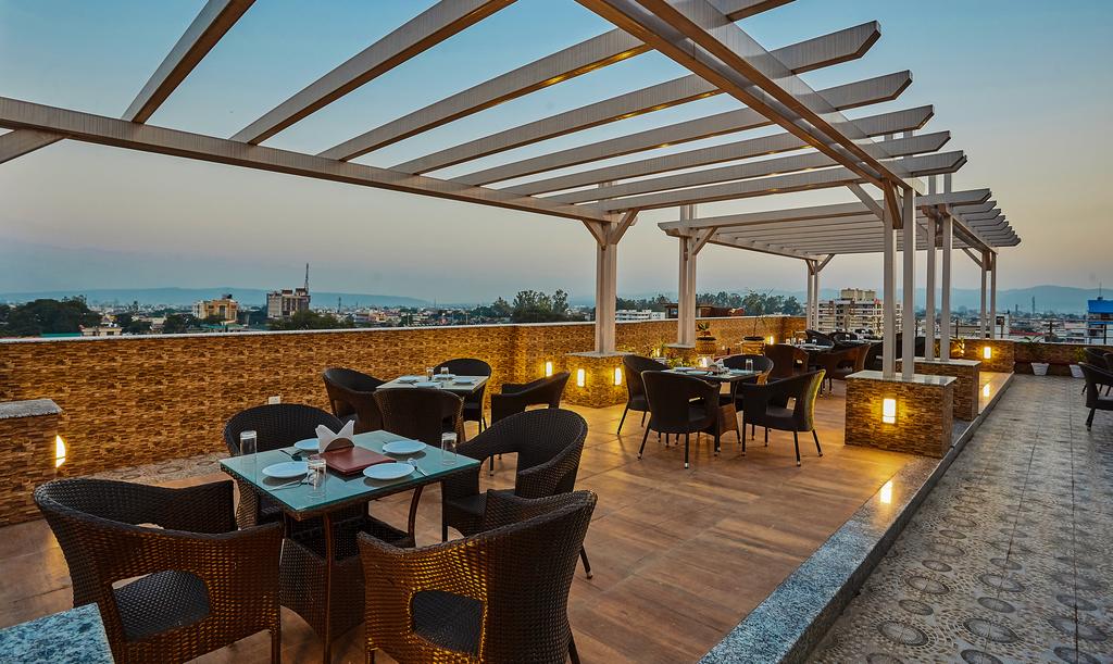 Treebo Grand Legacy Elite With Roof Top Cafe,Near Wadia Institute Of Himalayan Geology,3 star