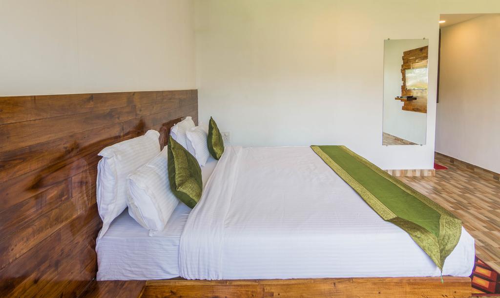 treebo lands end beach resort morjim