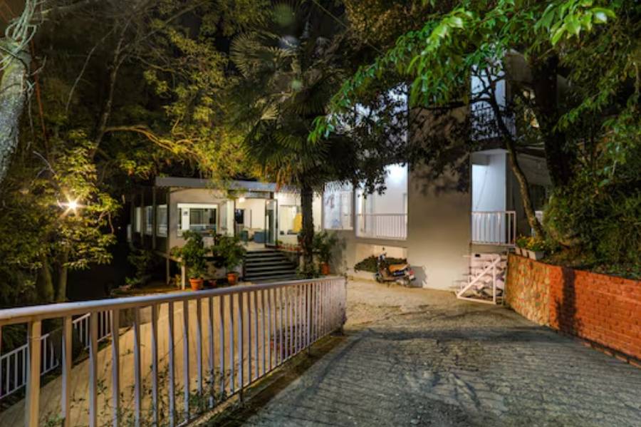 The Mountain Quail,Kempty Fall Road,3 star