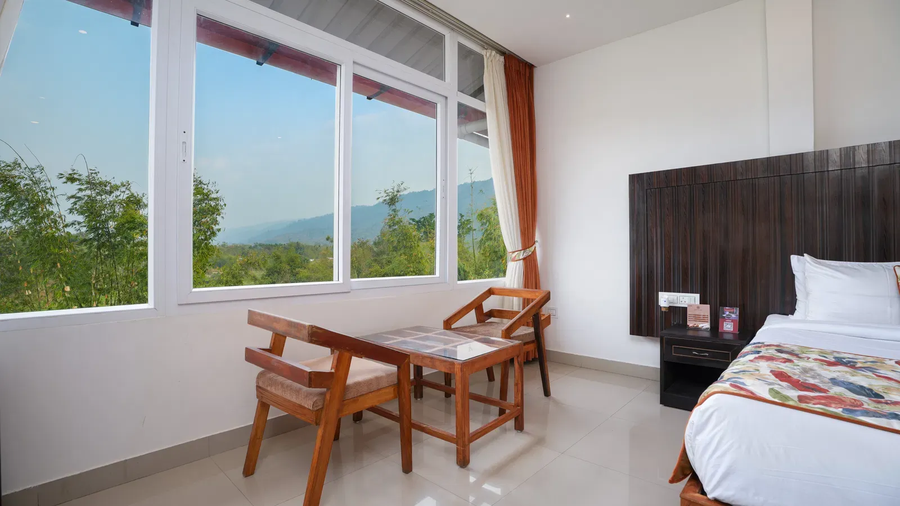 summit green village lake resort and spa kaziranga