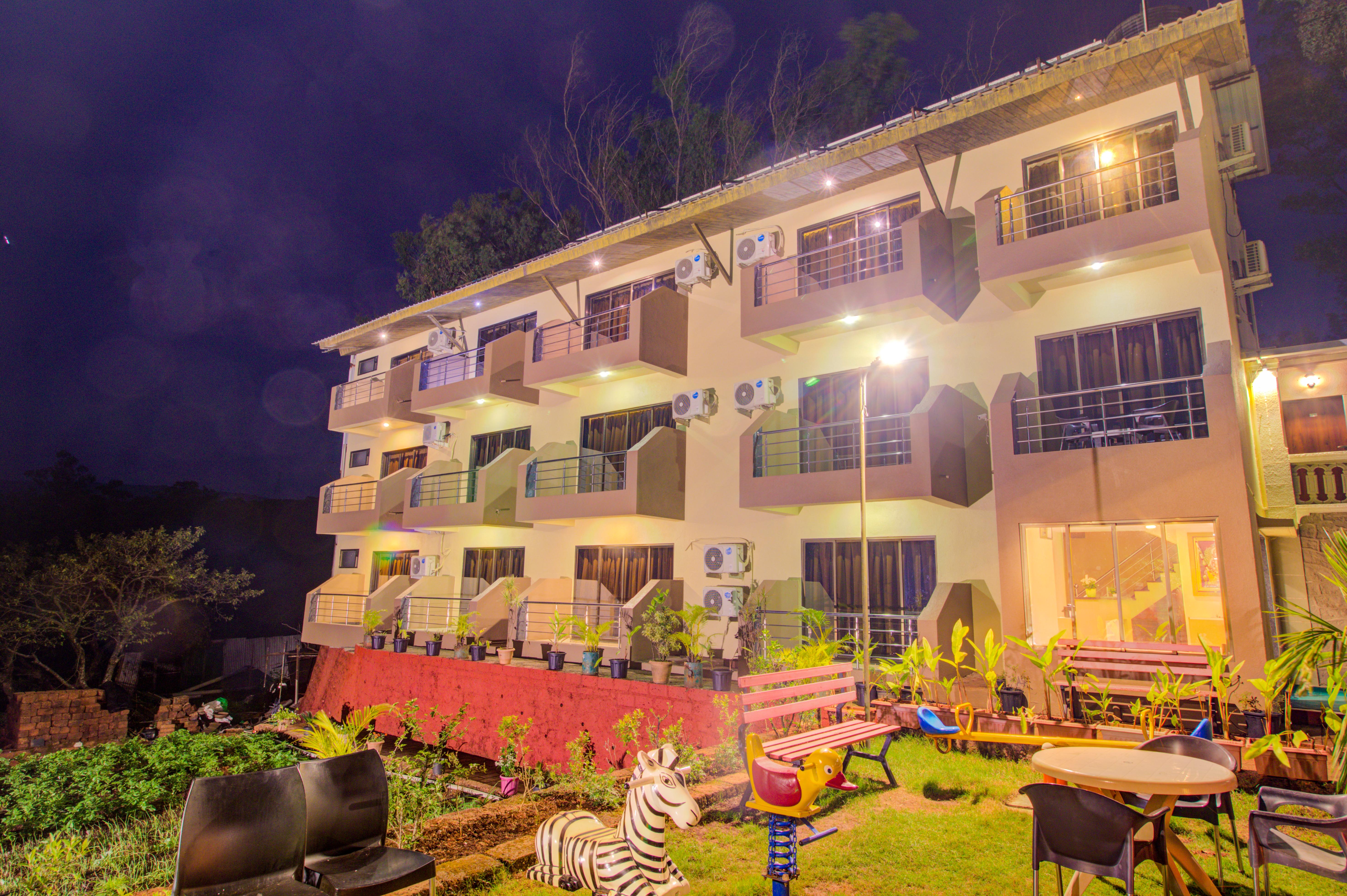 Hirkani Garden Resort,Panchgani - Mahabaleshwar Road,3 star