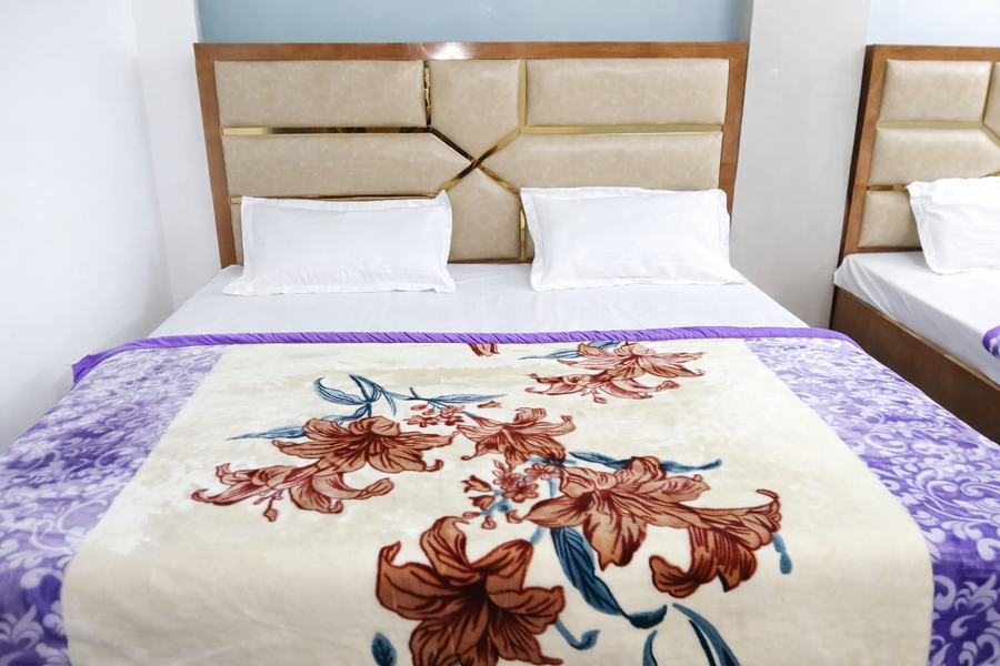 Mahamaya Pg,Sarnath,2 star