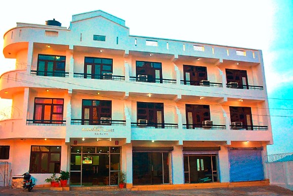 Hotel Mahaluxmi Palace