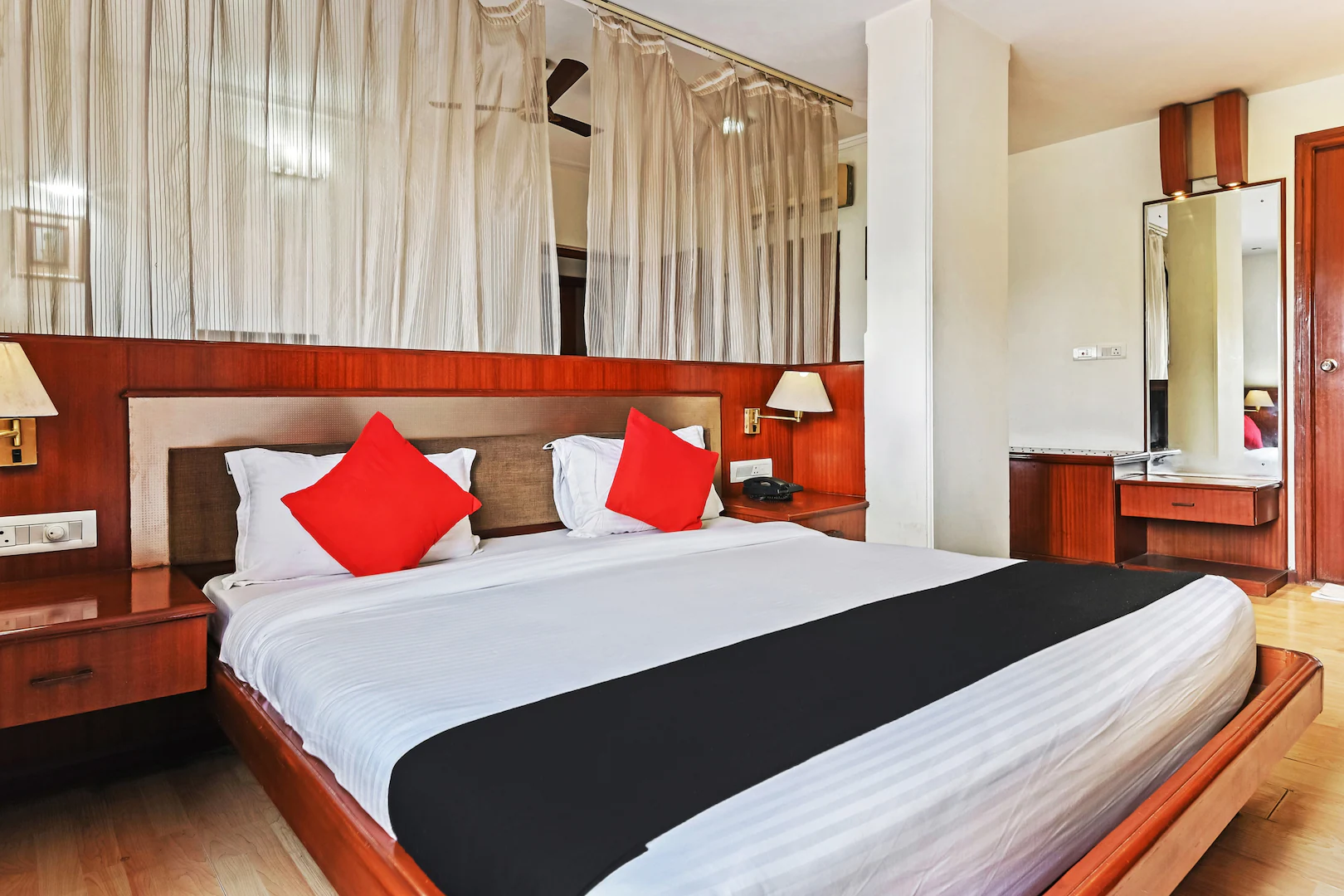 hotel royal empire