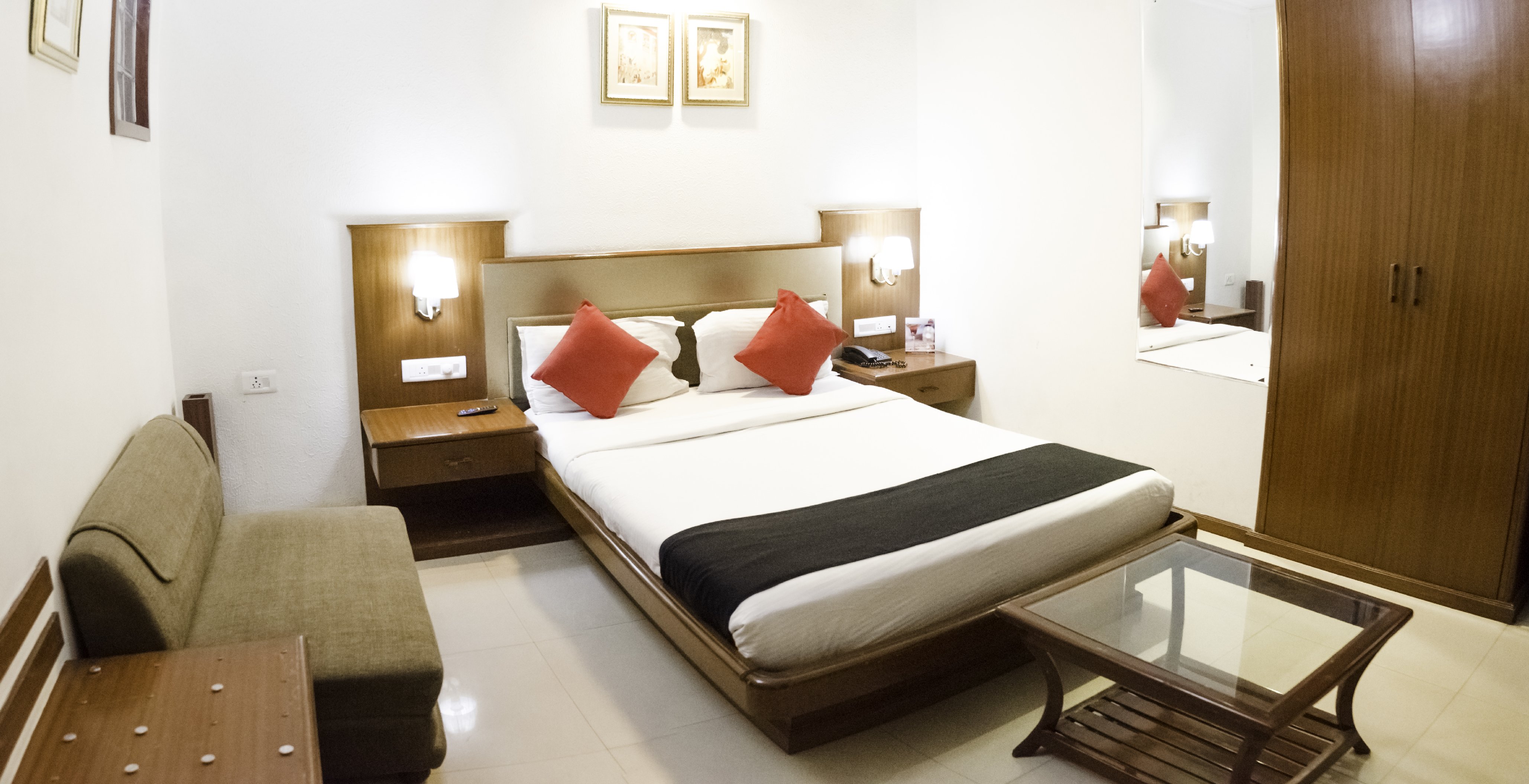 hotel royal empire