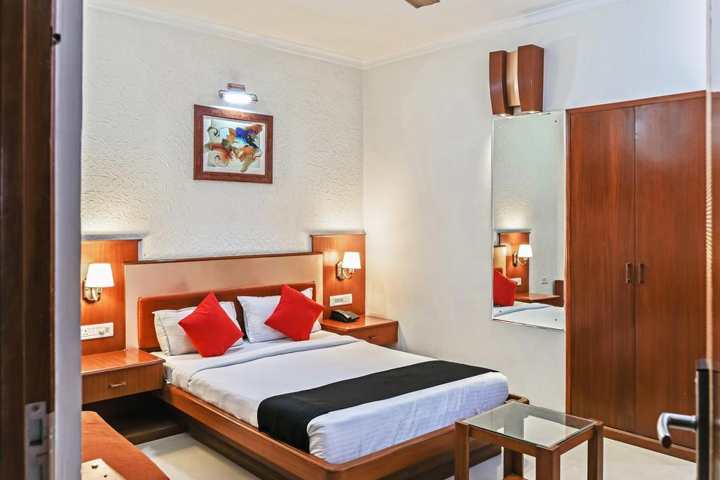 hotel royal empire