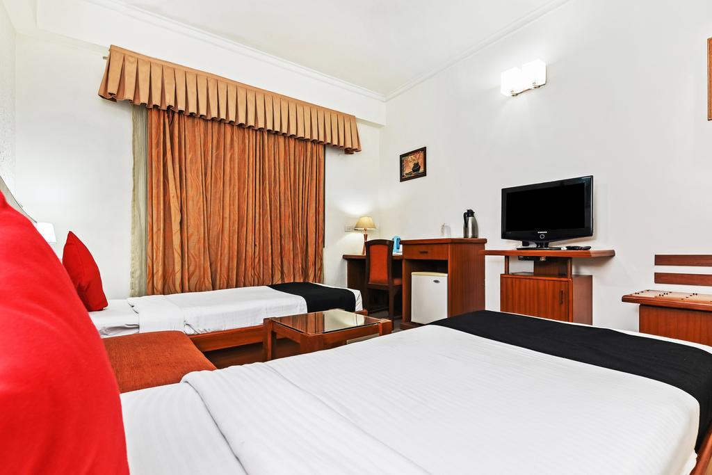 hotel royal empire