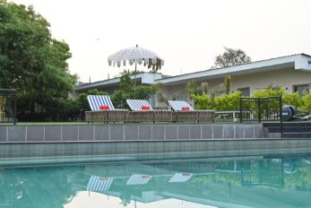 Status Club Resort,Near Kanpur Train Station,4 star