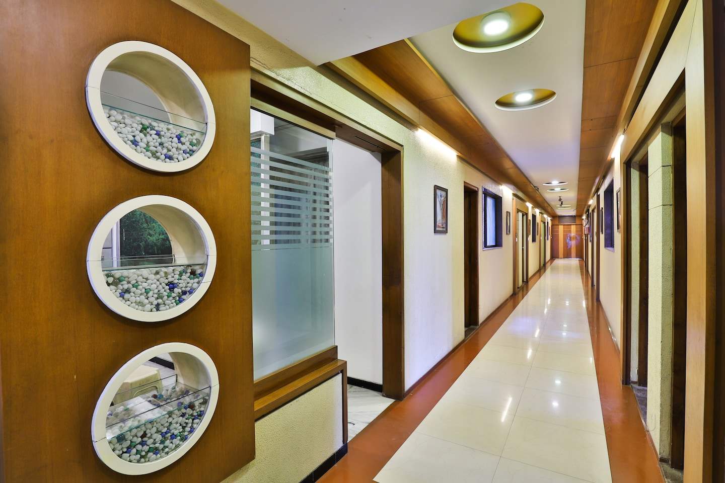 Hotel Ostria,Gujarat>>Surat,3 star