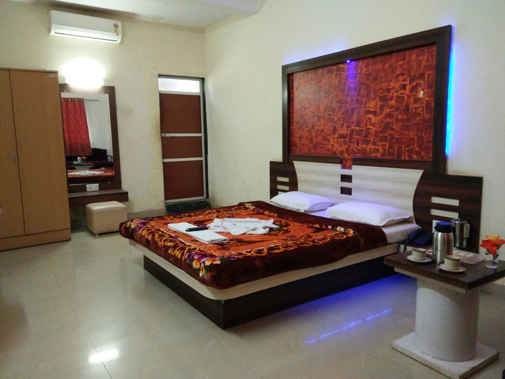 shivneri holiday resort