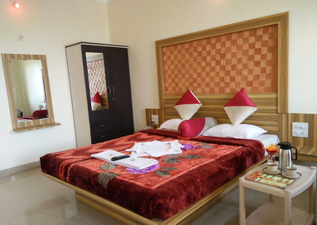 shivneri holiday resort