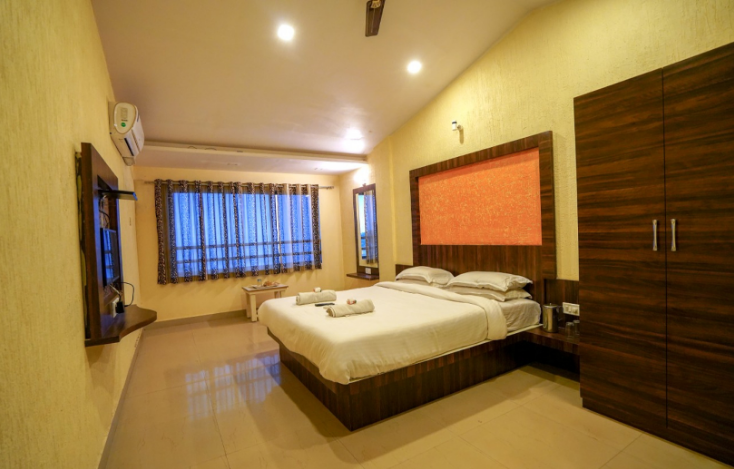 shivneri holiday resort