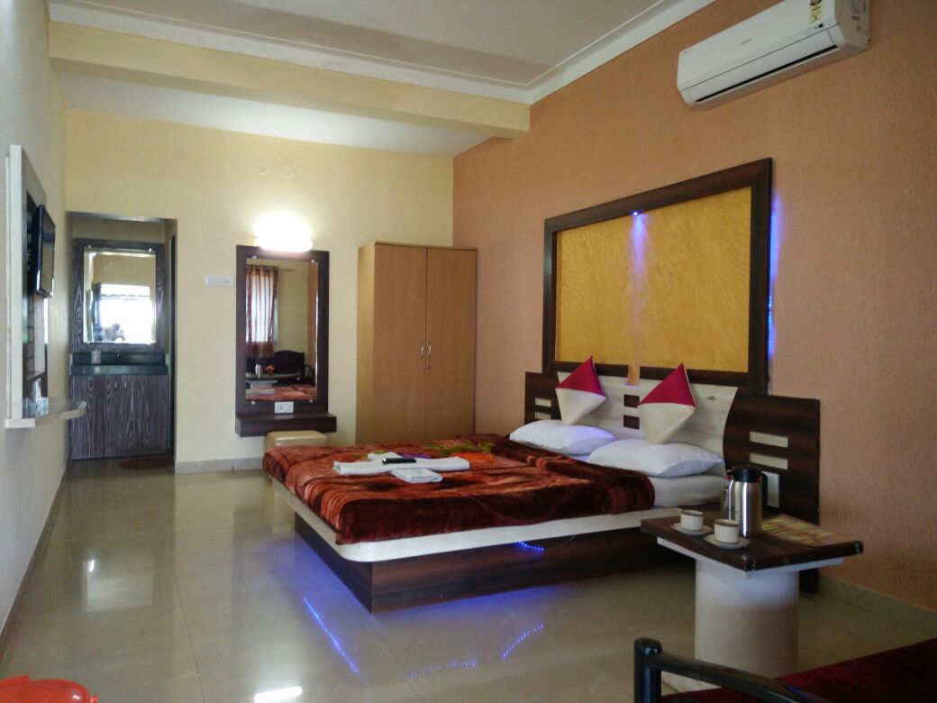 shivneri holiday resort