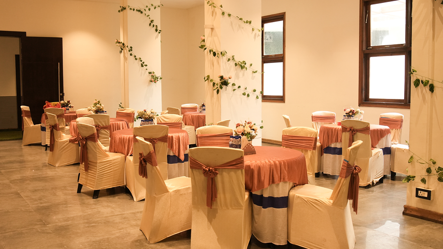 Yashshree Sanderling,Near Mall Road,4 star