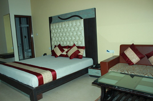 hotel dev residency 350 meters from nakki lake