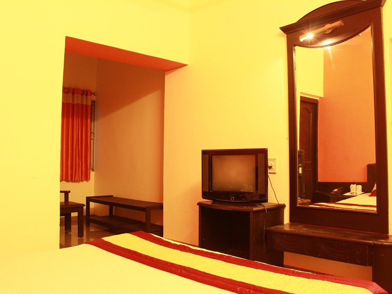 hotel dev residency 350 meters from nakki lake