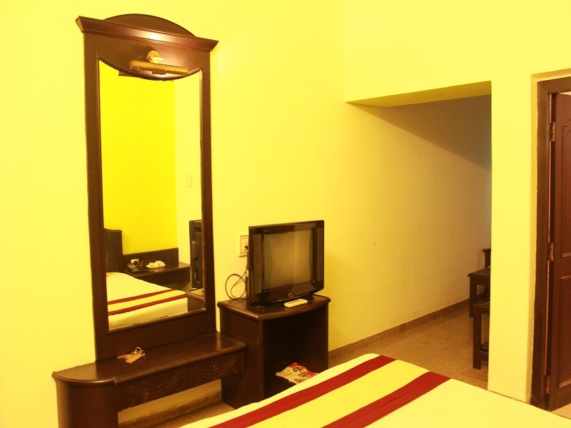 hotel dev residency 350 meters from nakki lake