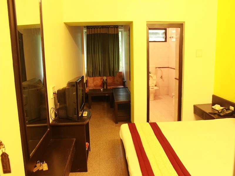 hotel dev residency 350 meters from nakki lake