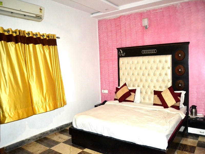 hotel dev residency 350 meters from nakki lake