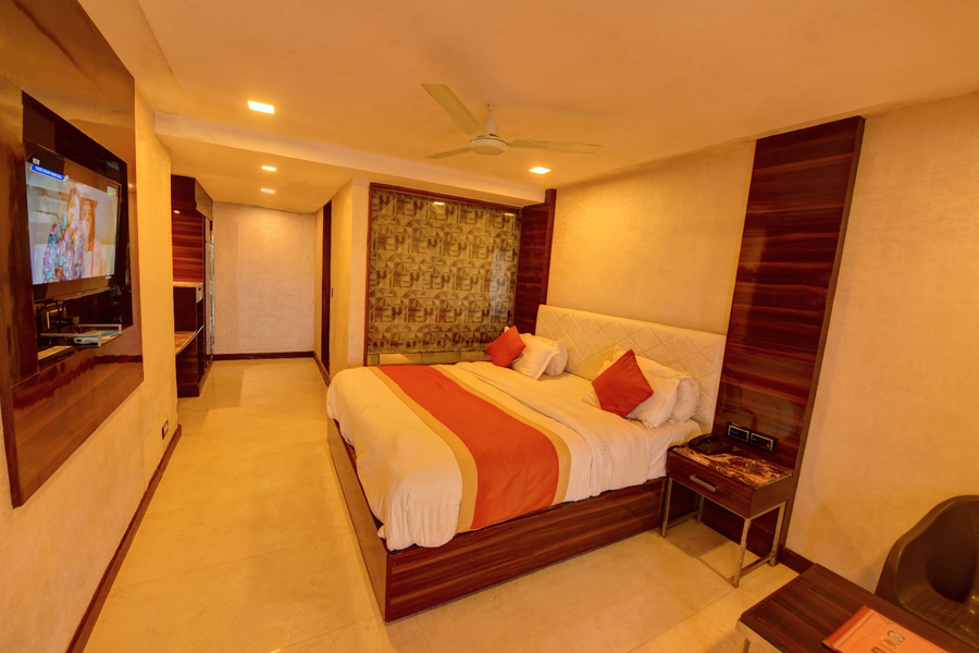 hotel dev residency 350 meters from nakki lake